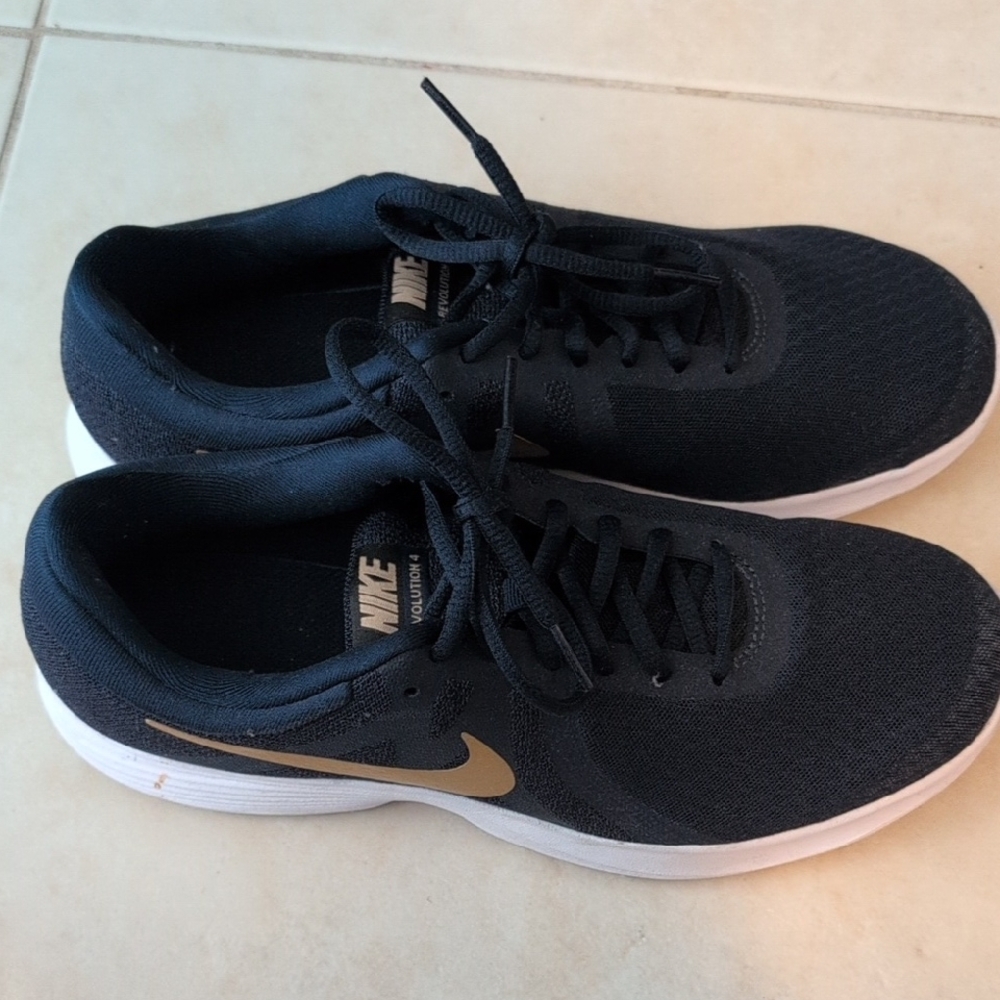 Nike Blue Navy and Gold Athletic Shoes Size 11 Women - Picture 3 of 5